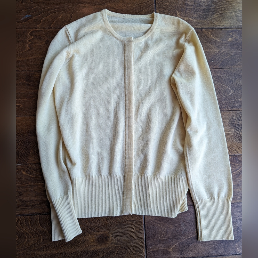 Yellow fine Merino wool cardigan Large